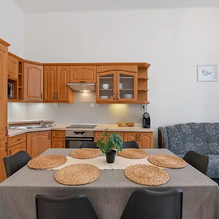 Appartamento Old Town Home-7 By Interhome Praga
